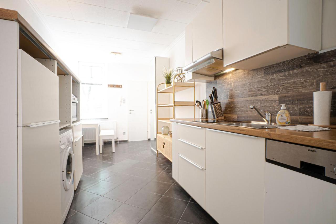 2-room On The First Floor With Designer Renovation. Exit To The Courtyard. 15 Minutes To Schloss Schoenbrunn Apartament