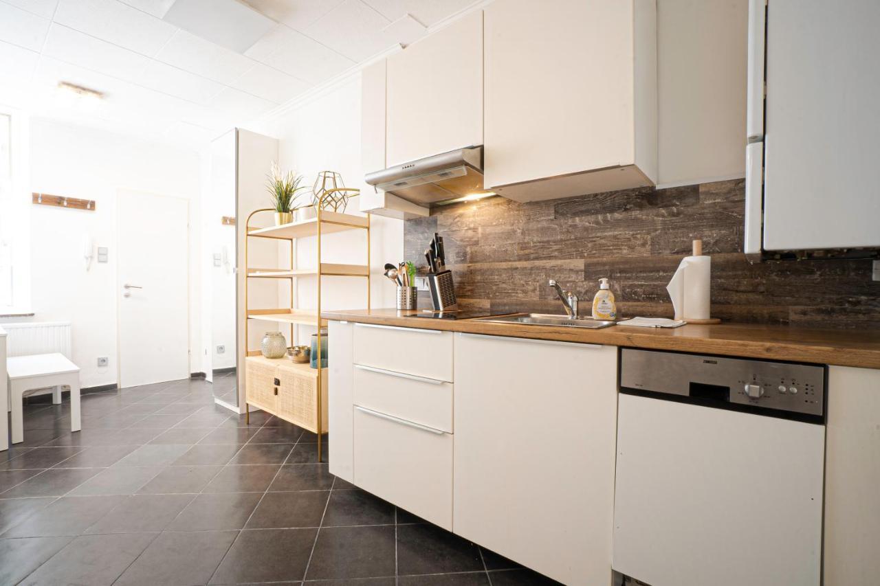 2-room On The First Floor With Designer Renovation. Exit To The Courtyard. 15 Minutes To Schloss Schoenbrunn Apartament