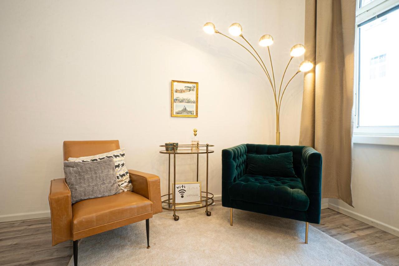 Schloss View Apartment: Designer First-floor Retreat * Vienna